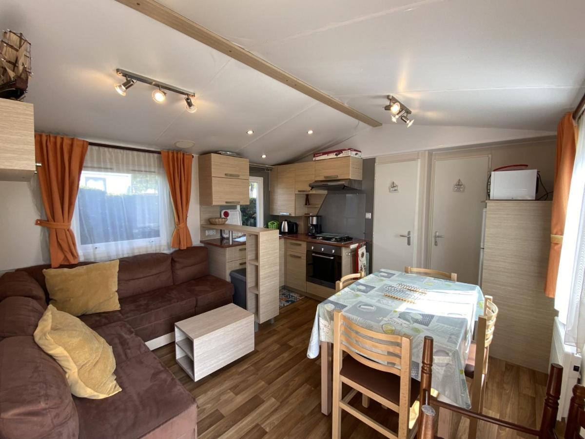 Mobil-Home A Fouras : Proche Plage, 2 Chambres, Tv, Plancha, Parking, Ideal Famille - Fr-1-709-58 Exterior photo