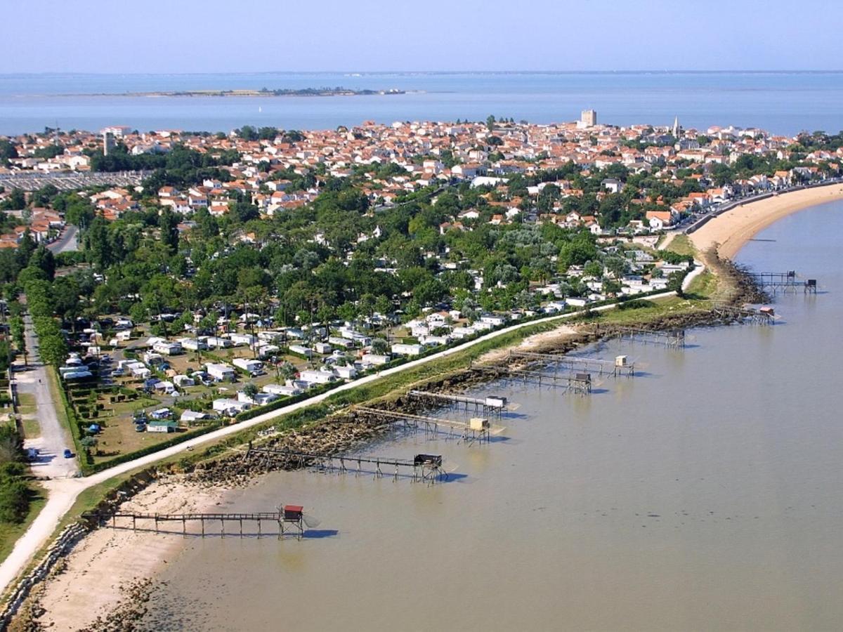 Mobil-Home A Fouras : Proche Plage, 2 Chambres, Tv, Plancha, Parking, Ideal Famille - Fr-1-709-58 Exterior photo